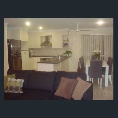 33 Park Esplanade, Coomera QLD 4209 - House For Rent | Domain - Photo 3