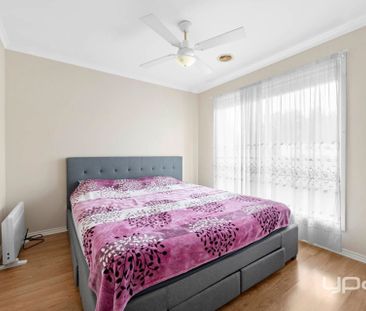CHARMING FAMILY HOME IN A PRIME LOCATION - Photo 3