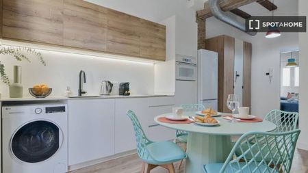 2 room luxury Flat for rent in Valencia - Photo 5