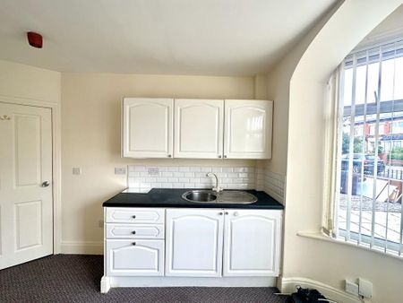 Studio to rent - Photo 2