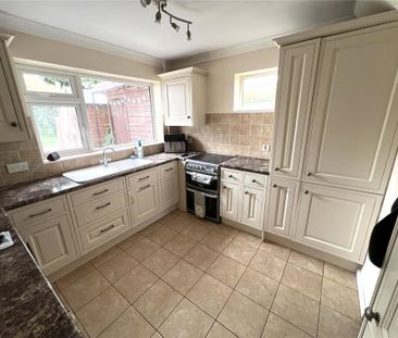 3 bedroom semi-detached house to rent - Photo 5
