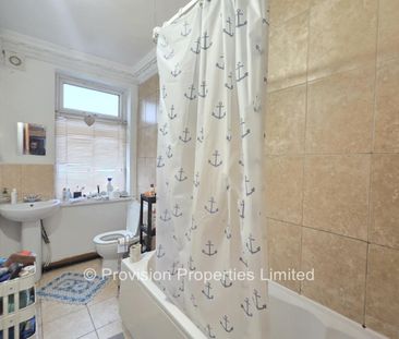 5 Bedroom Student Properties Leeds - Photo 1