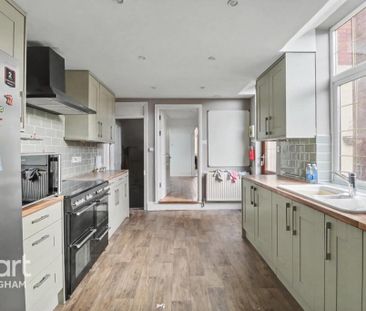 5 bedroom semi-detached house to rent - Photo 2