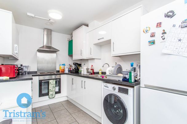 3 bed Apartment for Rent - Photo 1