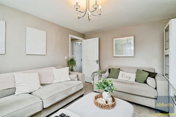 4 bedroom detached house to rent - Photo 1