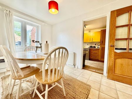 3 bedroom terraced house to rent - Photo 5