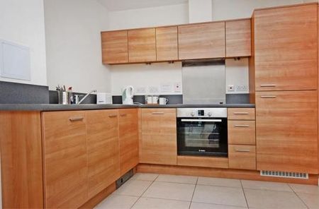 2 Bed Flat, Commercial Road, E14 - Photo 3