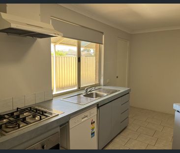 SPACIOUS FAMILY HOME WITH POWERED WORKSHOP AVAILABLE NOW - Photo 4