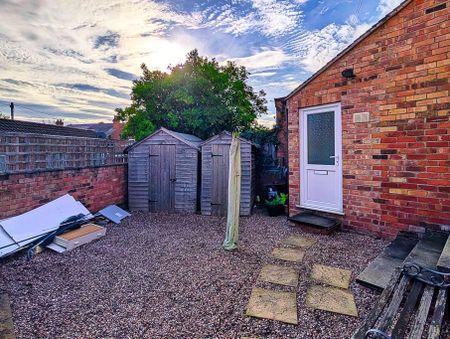 2 bedroom flat to rent - Photo 3