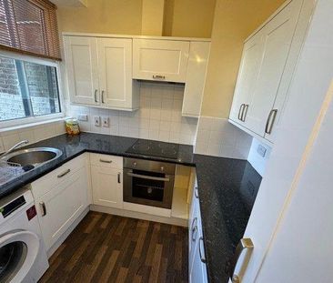 Semi detached house to rent - Photo 4