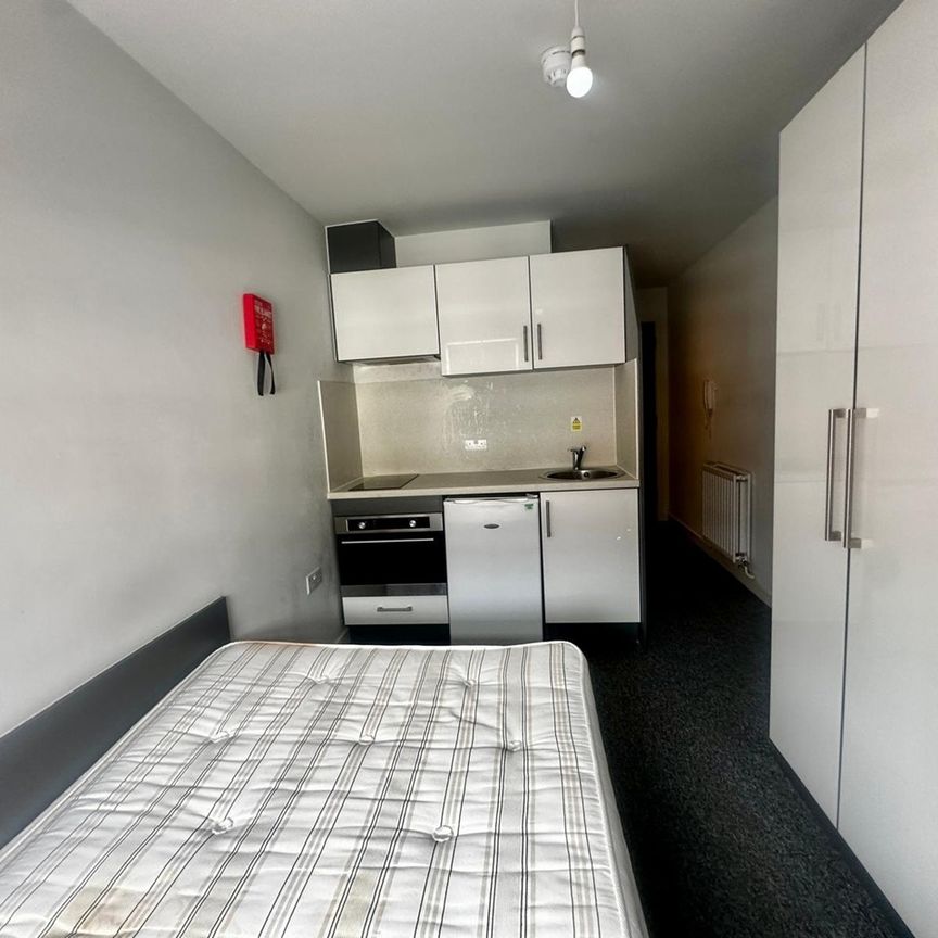 Studio Flat, Villiers St, CV2 - Photo 1