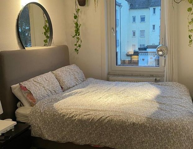 Frankfurt/Main, Nähe Main/S-Bhf: schicke, rg. 2ZW mit EBK in 6FH - Foto 1