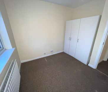 Room in a Shared House, Beddington Lane, CR0 - Photo 5