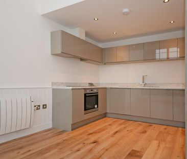 Flat to rent on - Photo 3