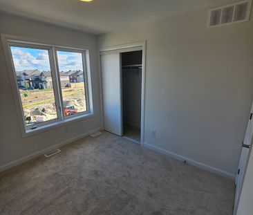 For Lease - 340 Raheen Court, Barrhaven, Ontario - Photo 5