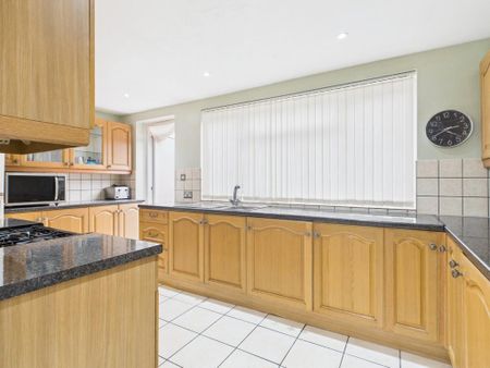 3 bedroom semi-detached house to rent - Photo 3