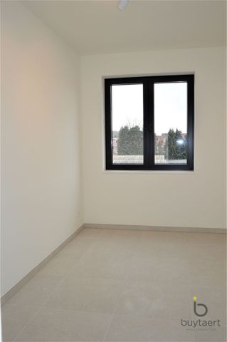 Recent appartement met twee slpks te Deurne. - Photo 2