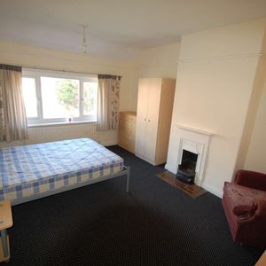 3 Bedroom Student Property - Photo 2