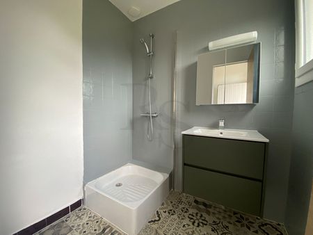Location Appartement 2 pièces 47m² - Photo 3