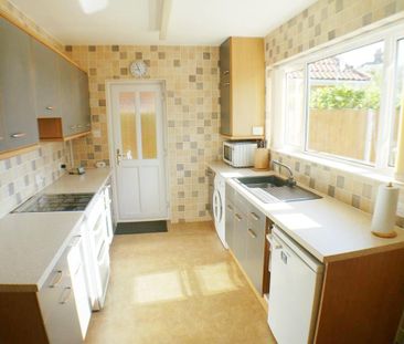2 bedroom bungalow to rent - Photo 3