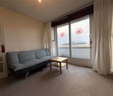 One-Bedroom Apartment with lift access in the Heart of Clifton  Wa... - Photo 3