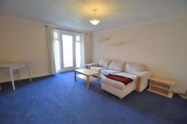 Highfield, SO17 - Photo 1