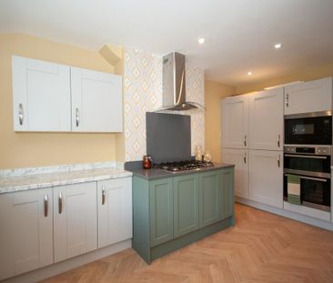 4 bedroom terraced house to rent - Photo 5