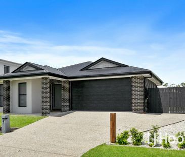 Modern Family Home with Side Access - Photo 2