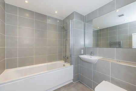 Price £2,500 pcm - Available 02/01/2026 - Furnished - Photo 2