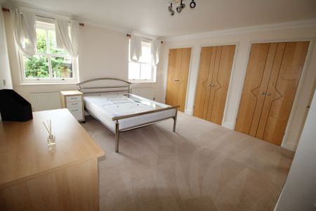 2 Bed Student Accommodation - Photo 2