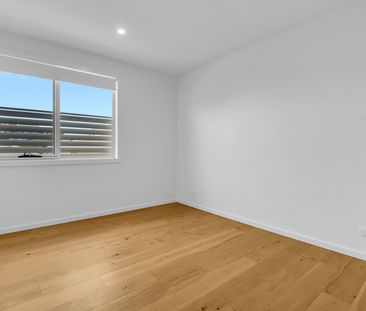 2/1 Newcastle Street, Preston VIC 3072 - Photo 1