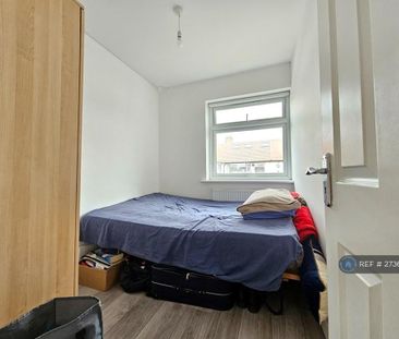 4 bedroom detached house to rent - Photo 3