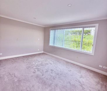 Luxury home and income family home in silverdale - Photo 2