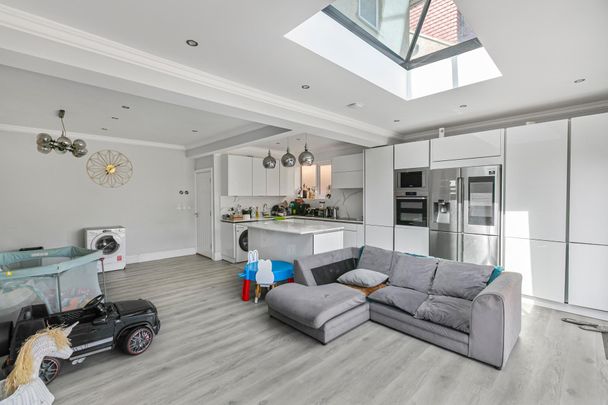 Aylward Road - Photo 1