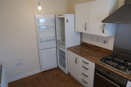 2 bedroom end of terrace house to rent - Photo 5