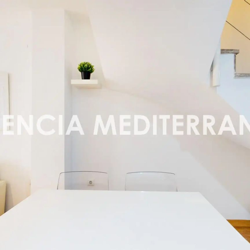 Dúplex de alquiler en Calle Denia, Russafa - Photo 1