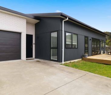 4 Bedroom Family Home - Photo 5