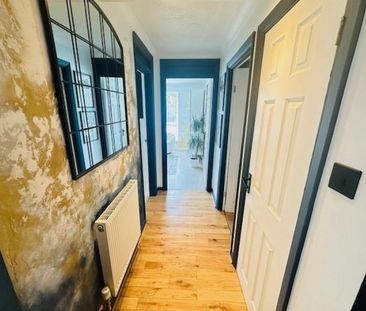 2 bedroom Flat To Let - Photo 5