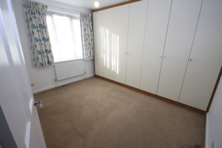 Owen Close, Northolt - Photo 4