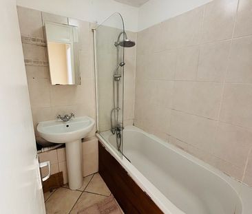 Room in a Shared Flat, London, SW8 - Photo 2