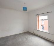 2 bed House - Mid Terrace for Rent - Photo 1