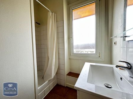 Location Appartement 2 pièces 45m² BRIVE LA GAILLARDE 19100 - Photo 3