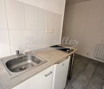 Location Appartement 1 pièce 10m² PARIS 11ème - Photo 2