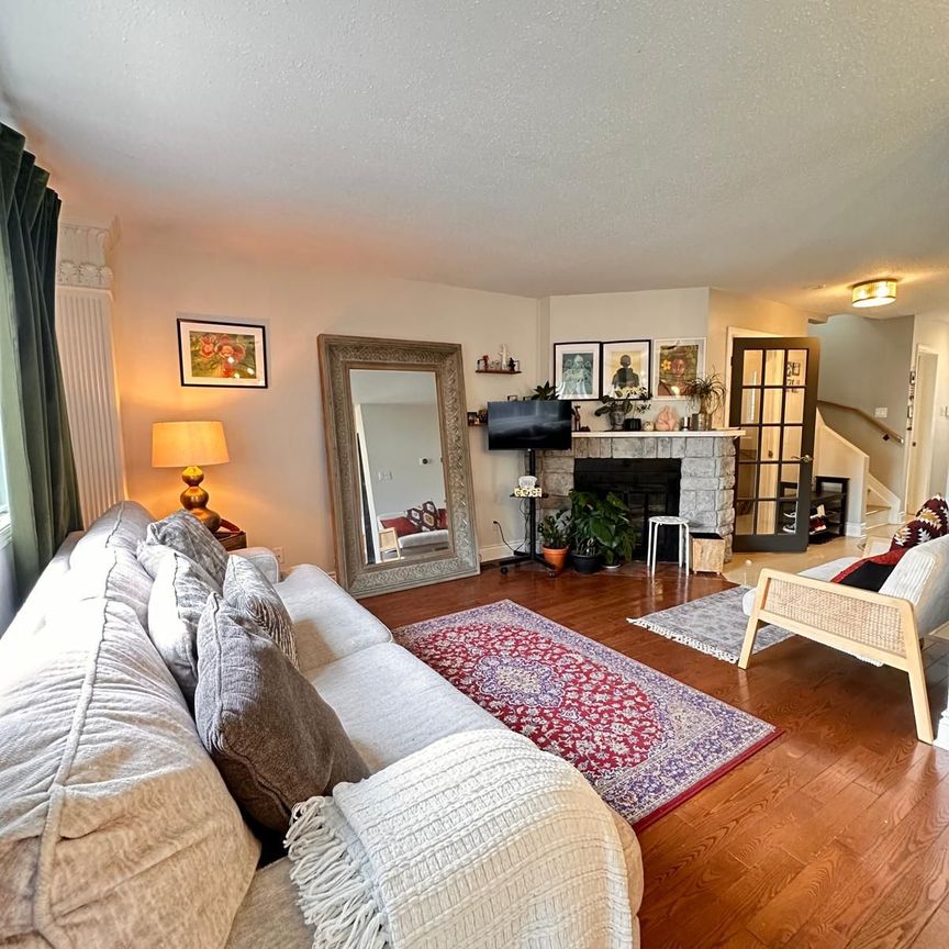 For Lease - 5 FULHAM Court, Barrhaven, Ontario - Photo 1