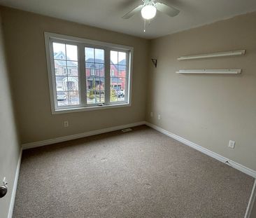 Detached Home For Lease | N8130976 - Photo 4