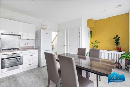 Edgecumbe Avenue, London, NW9 - Photo 3