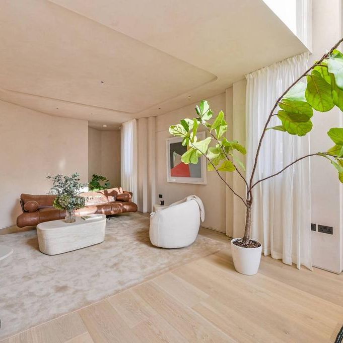 4 bedroom detached house to rent - Photo 1