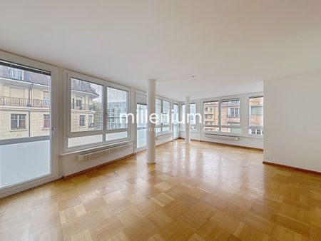 Spacious apartment with breathtaking views of Lake Geneva - Photo 2