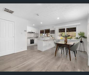 Family Comfort and Modern Living - Photo 5