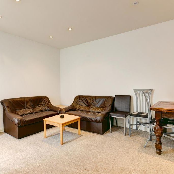 6 bedroom house to rent - Photo 1